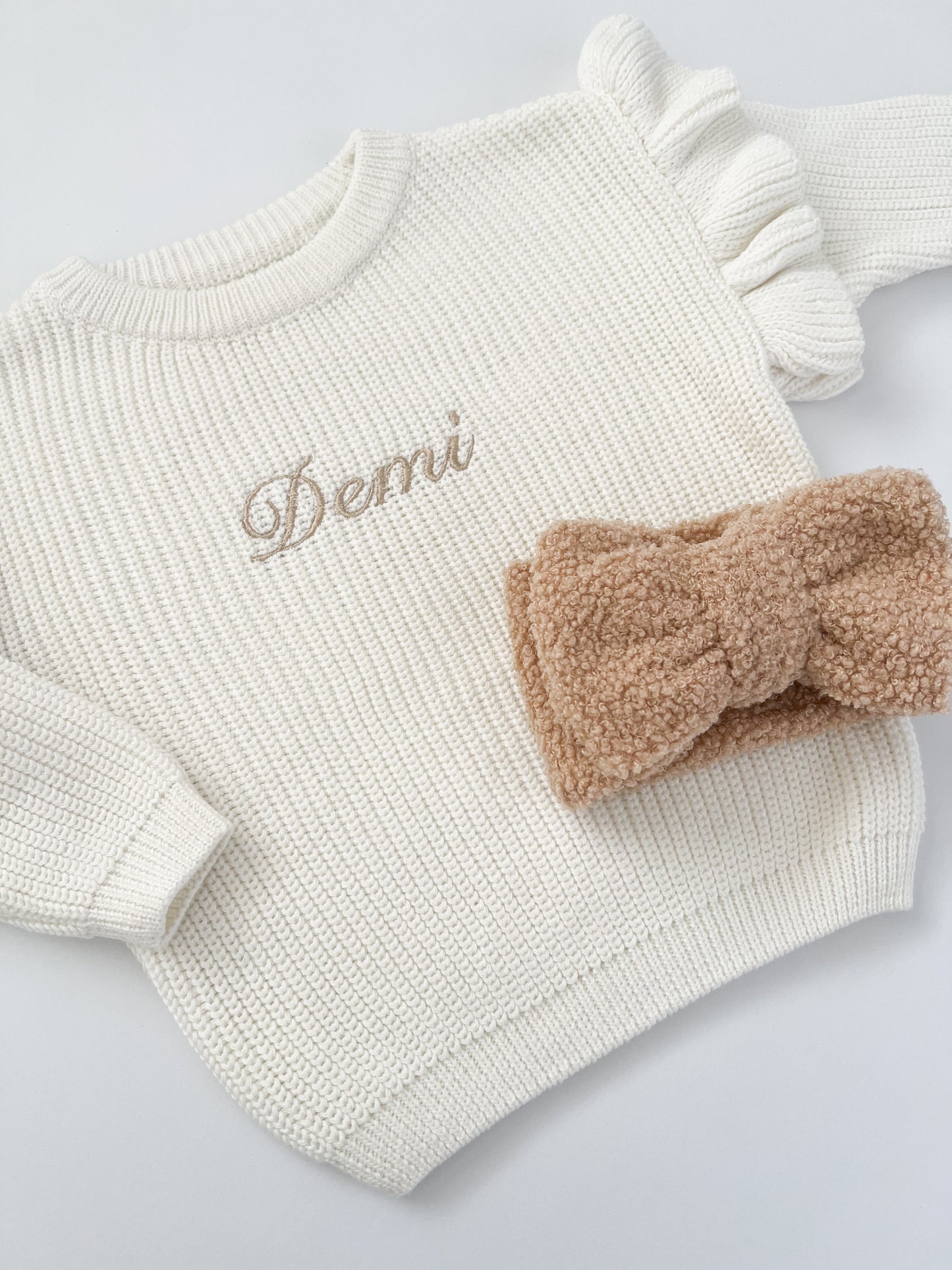 Knitted sweater w/Shoulder Ruffles